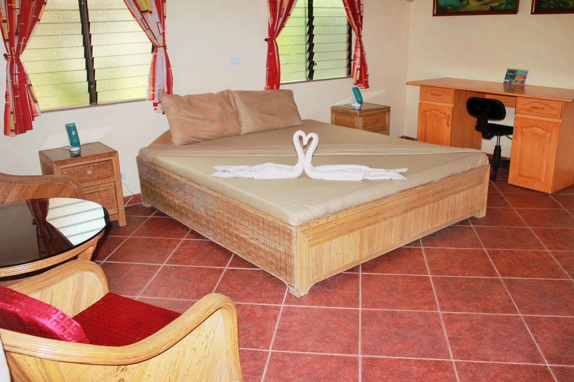Aqua-Landia Resort Dauin Extérieur photo