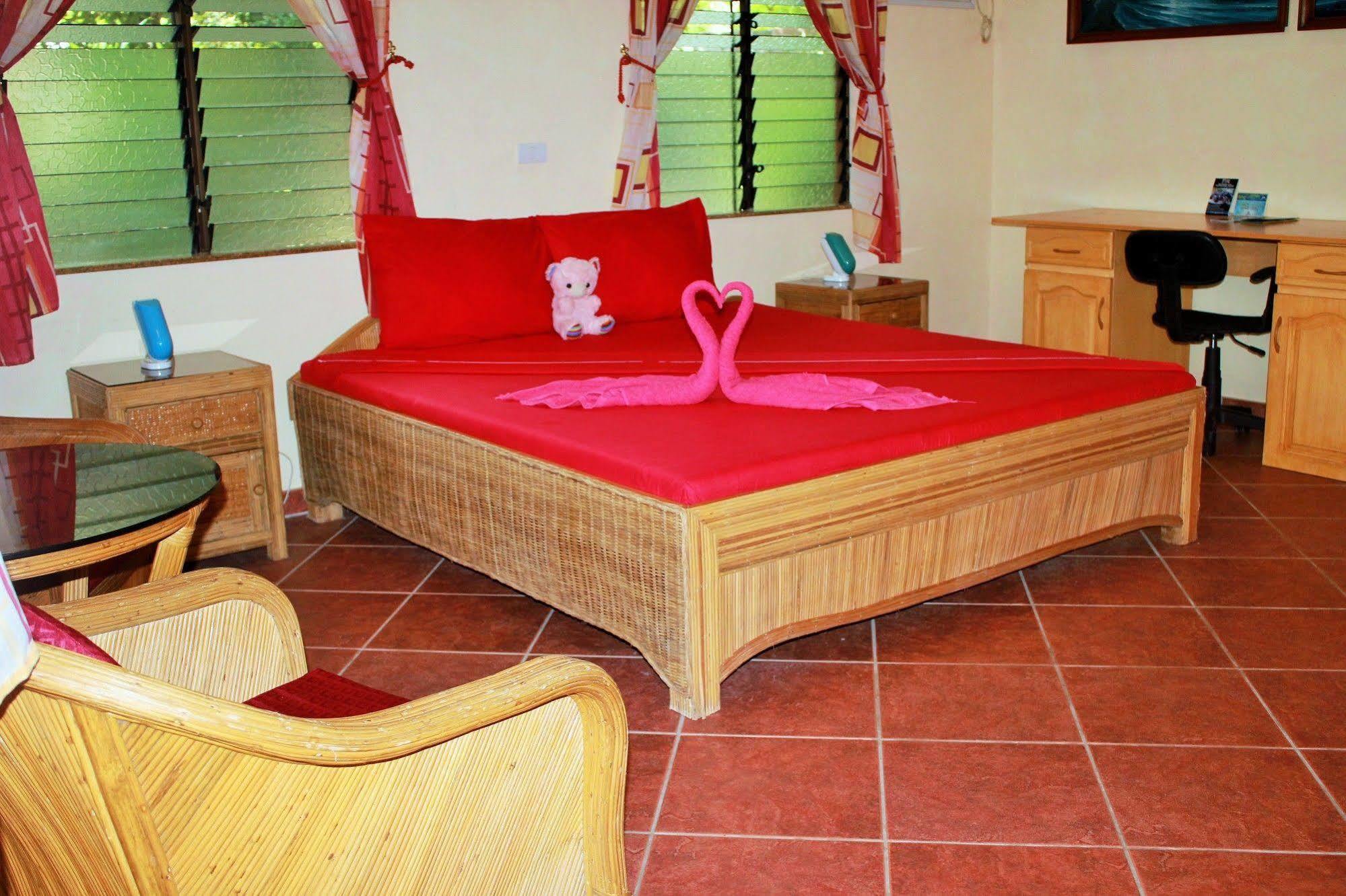 Aqua-Landia Resort Dauin Extérieur photo